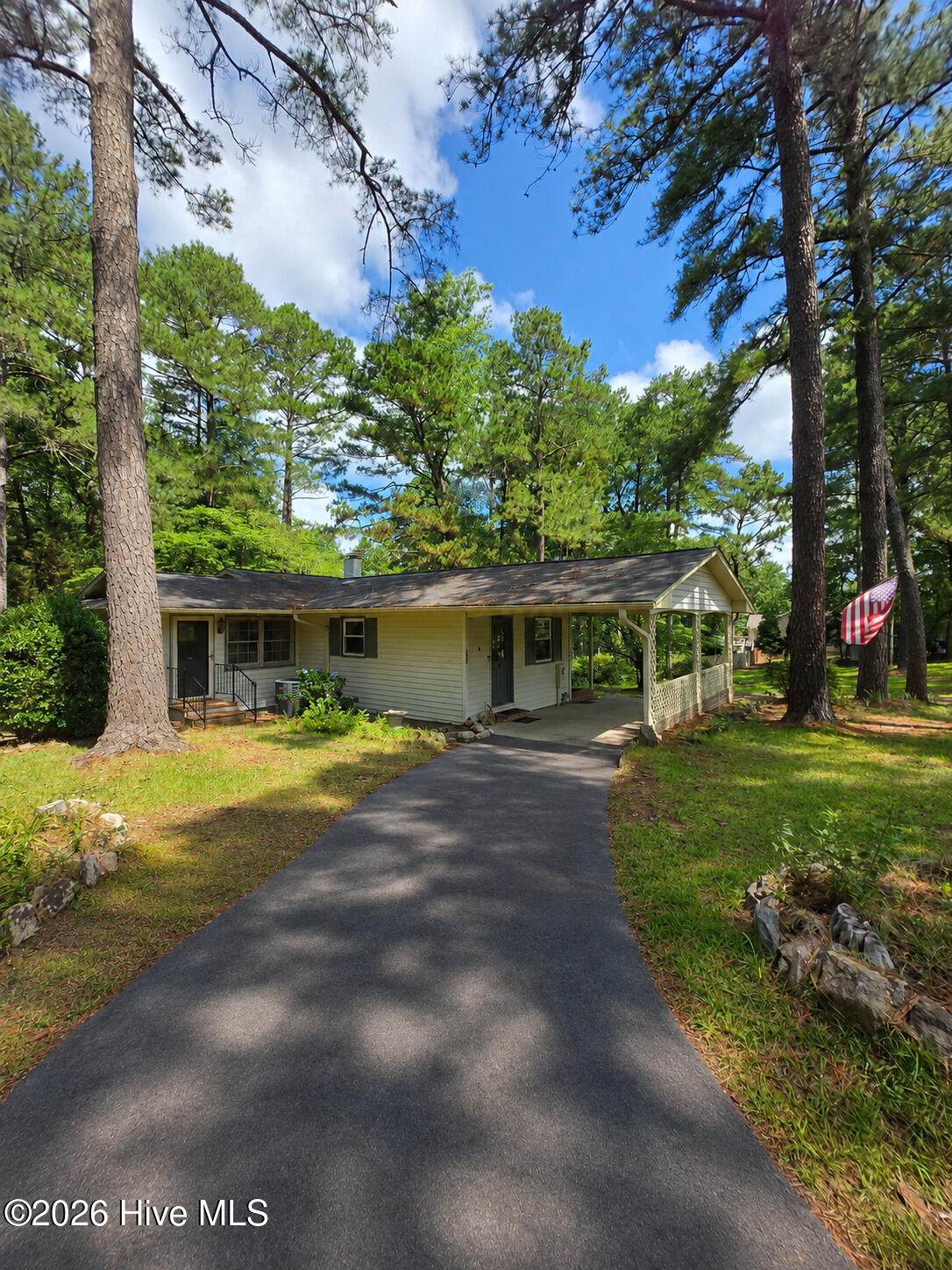103 Edinburgh Drive - Photo 1