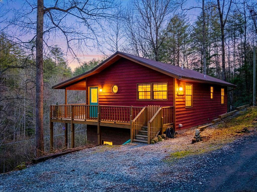 608 Hilltop Lane - Photo 1