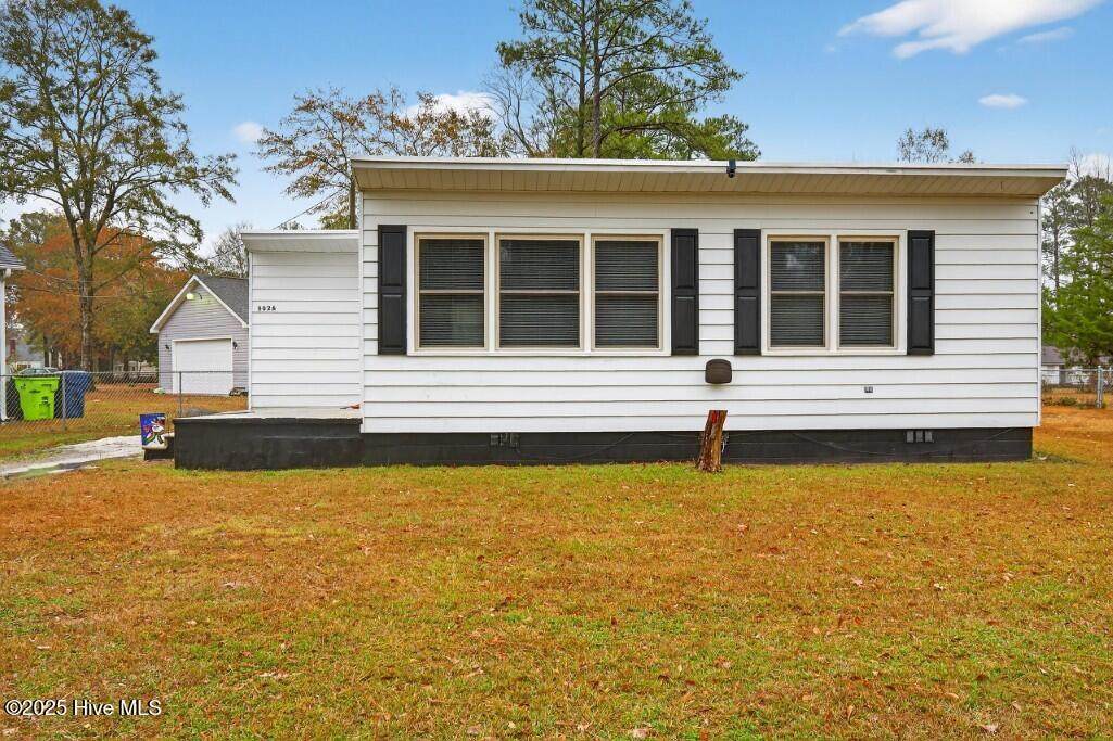 502 Hollywood Boulevard - Photo 1