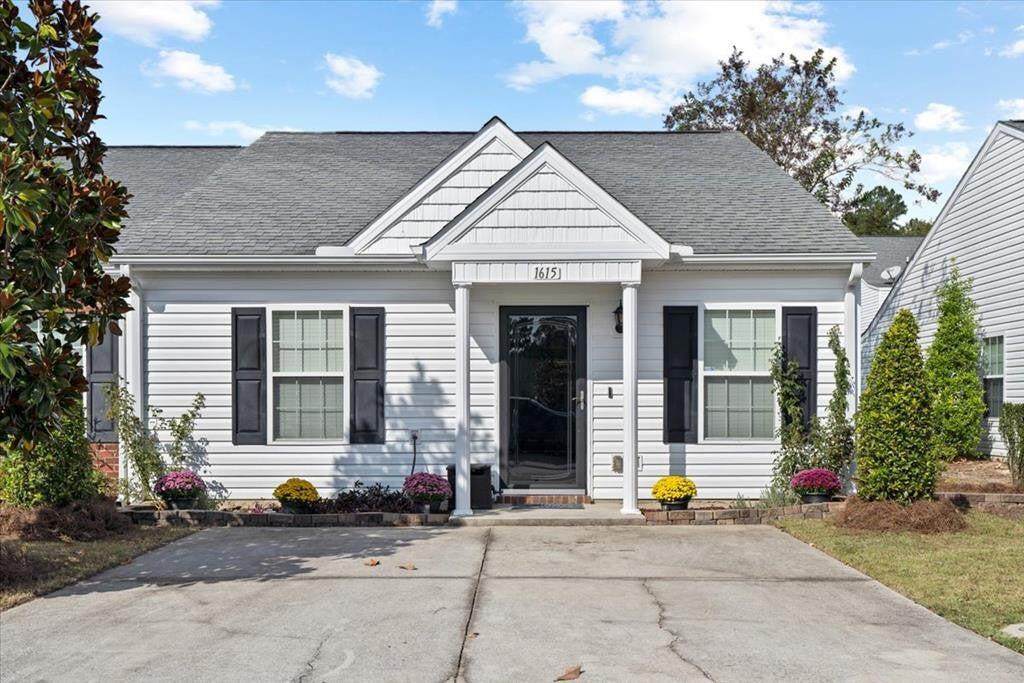 1615 Emma Street - Photo 1