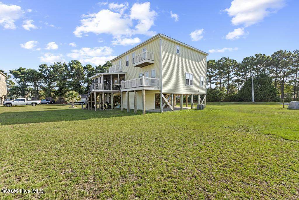 220 Twin Oaks Drive - Photo 1