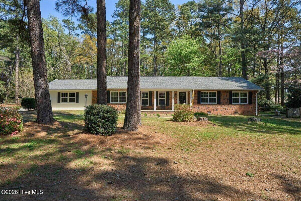 109 Grampian Way - Photo 1