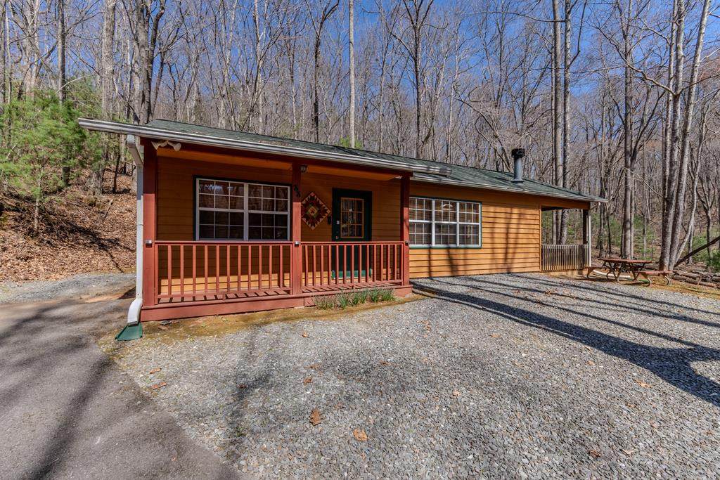 33 Hamlet Circle - Photo 1