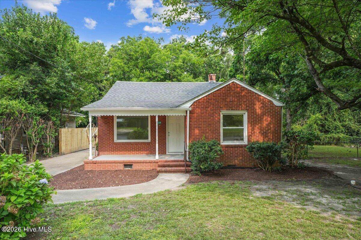 909 Carolina Street - Photo 1
