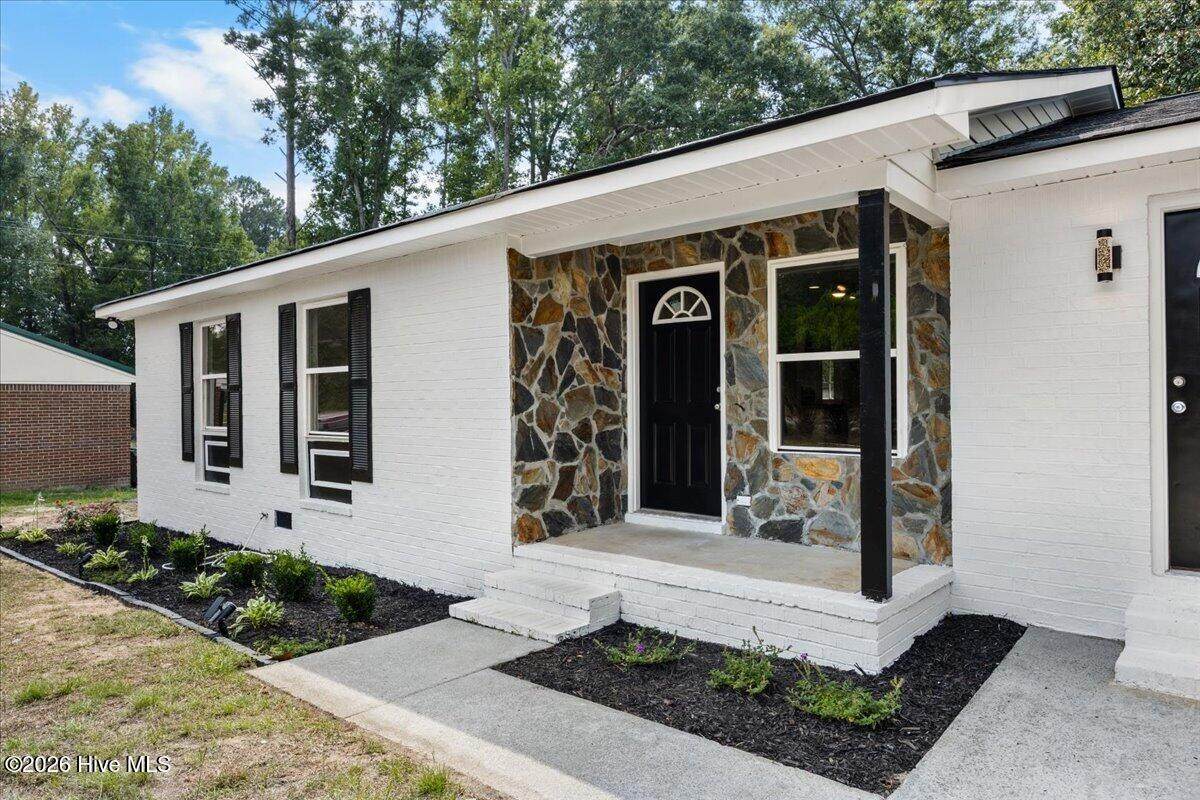901 Kennedy Circle - Photo 1