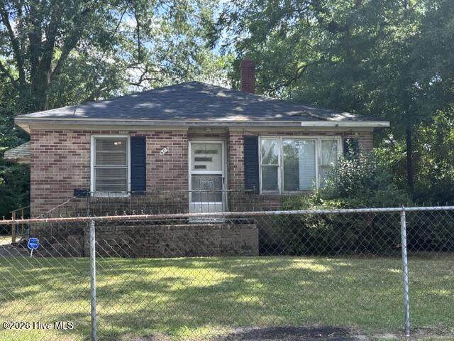 609 Vernon Avenue - Photo 1