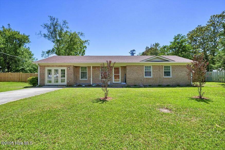 805 Hamlet Avenue - Photo 1