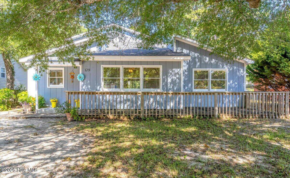 109 30th Street - Photo 1