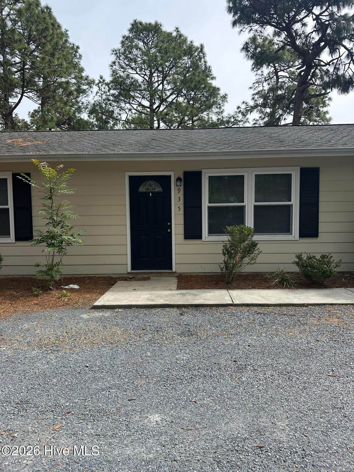 935 Ashe Street - Photo 1