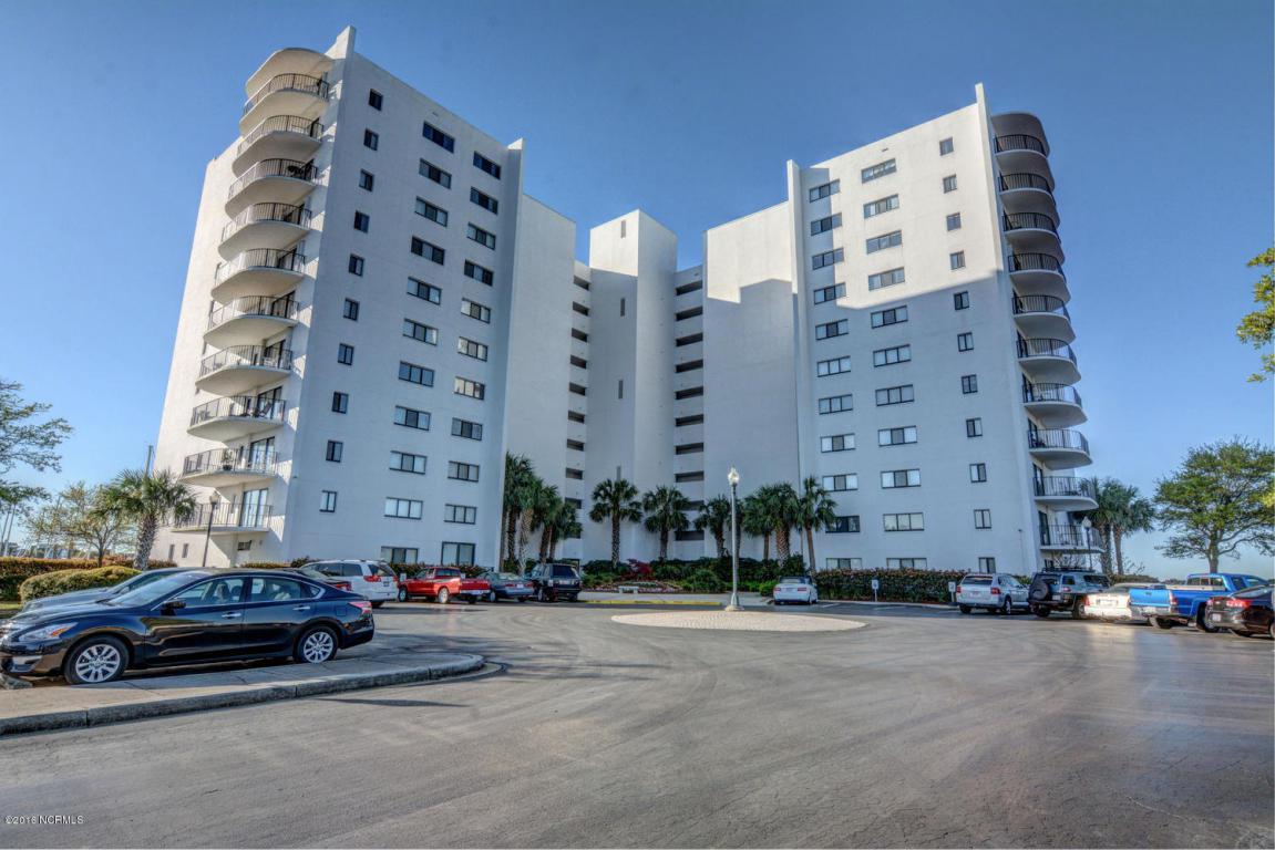 322 Causeway Drive - Photo 1