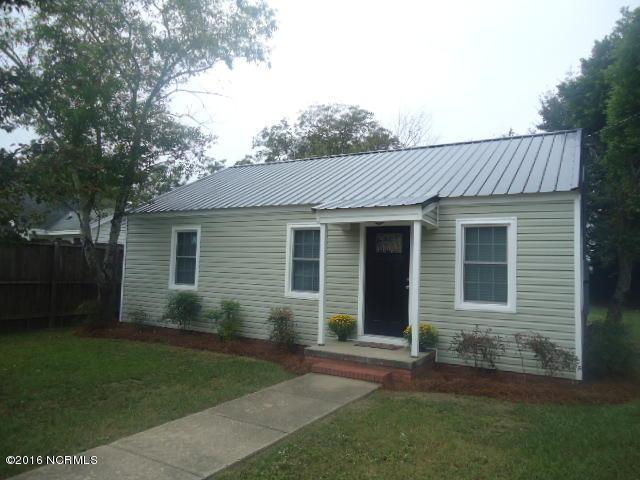 112 S Gillespie Street, Elizabethtown, NC 28337 (MLS #100030577) :: Century 21 Sweyer & Associates