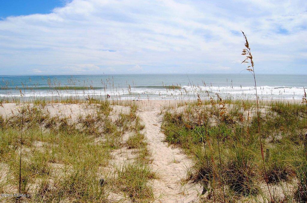607 S Carolina Beach Avenue, Carolina Beach, NC 28428 (MLS #100031070) :: Century 21 Sweyer & Associates