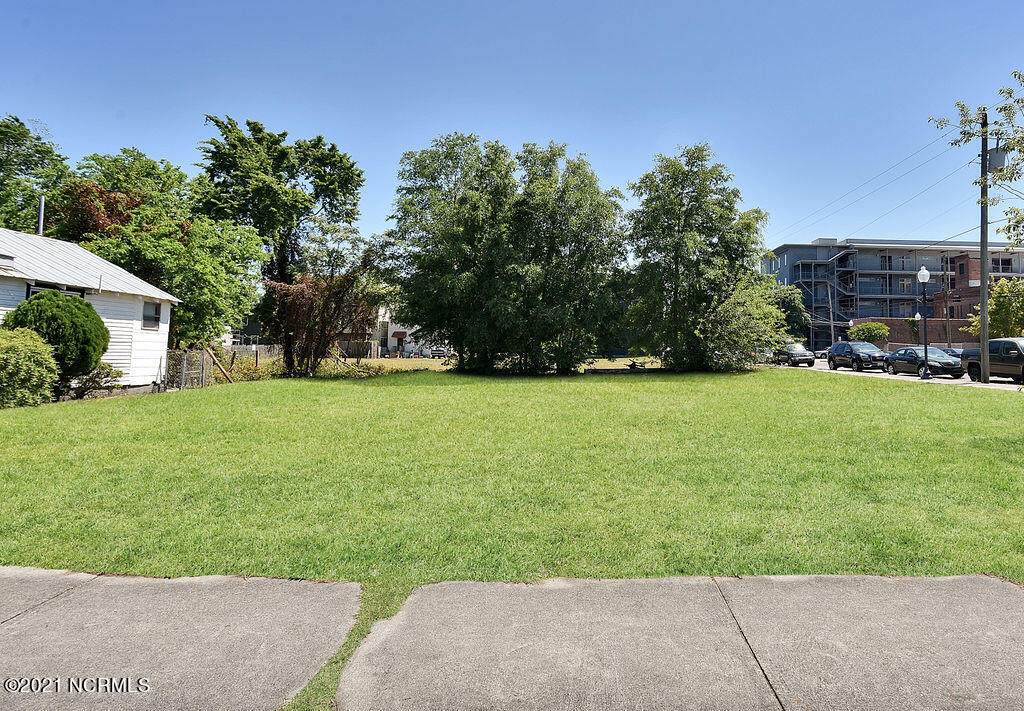 822 4th Street - Photo 1