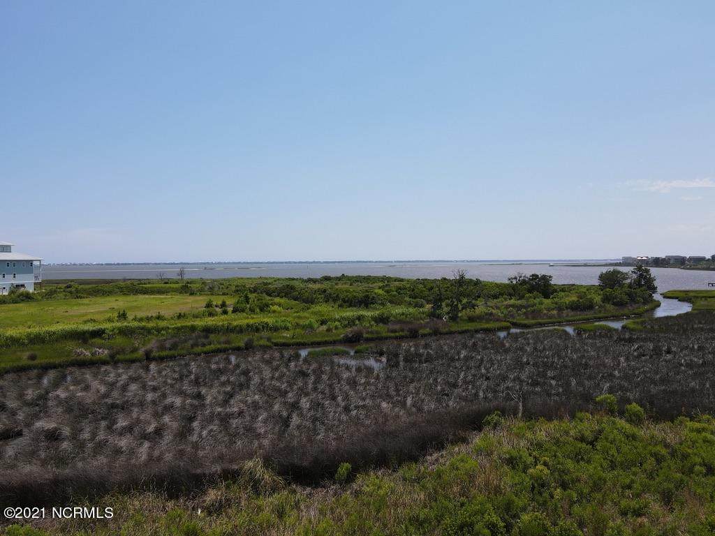 610 Fishermans Point - Photo 1