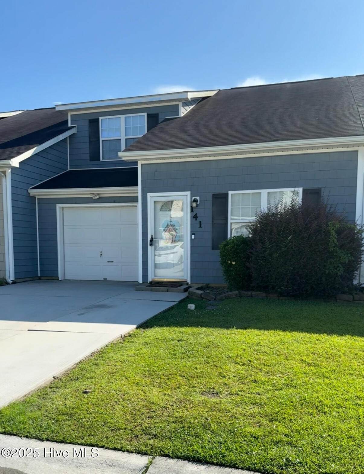 141 Jessie Circle - Photo 1