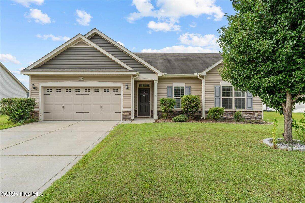 370 Roanoke Drive - Photo 1