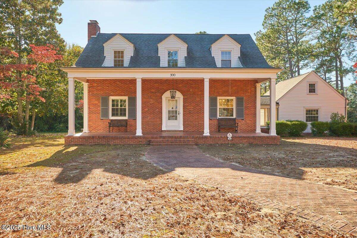 300 Dogwood Lane - Photo 1