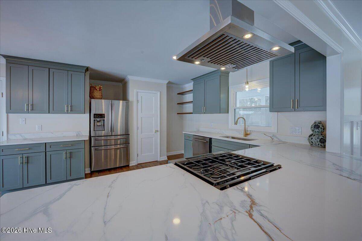 305 Country Club Drive - Photo 1