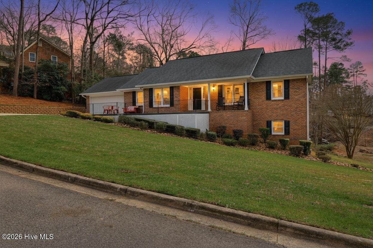 1005 Campbellton Drive - Photo 1