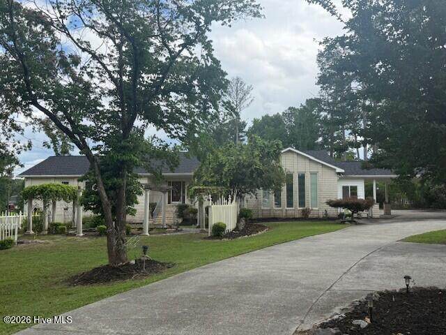 2508 Queens Court - Photo 1