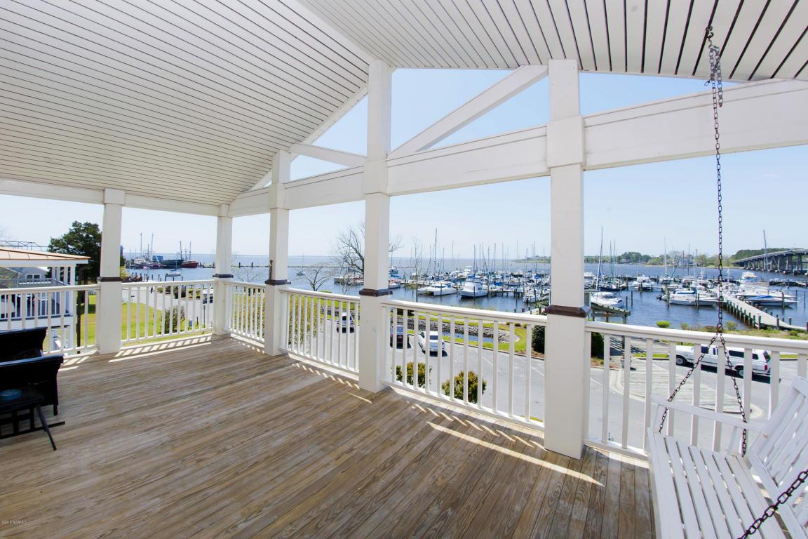 512 Water Street - Photo 1