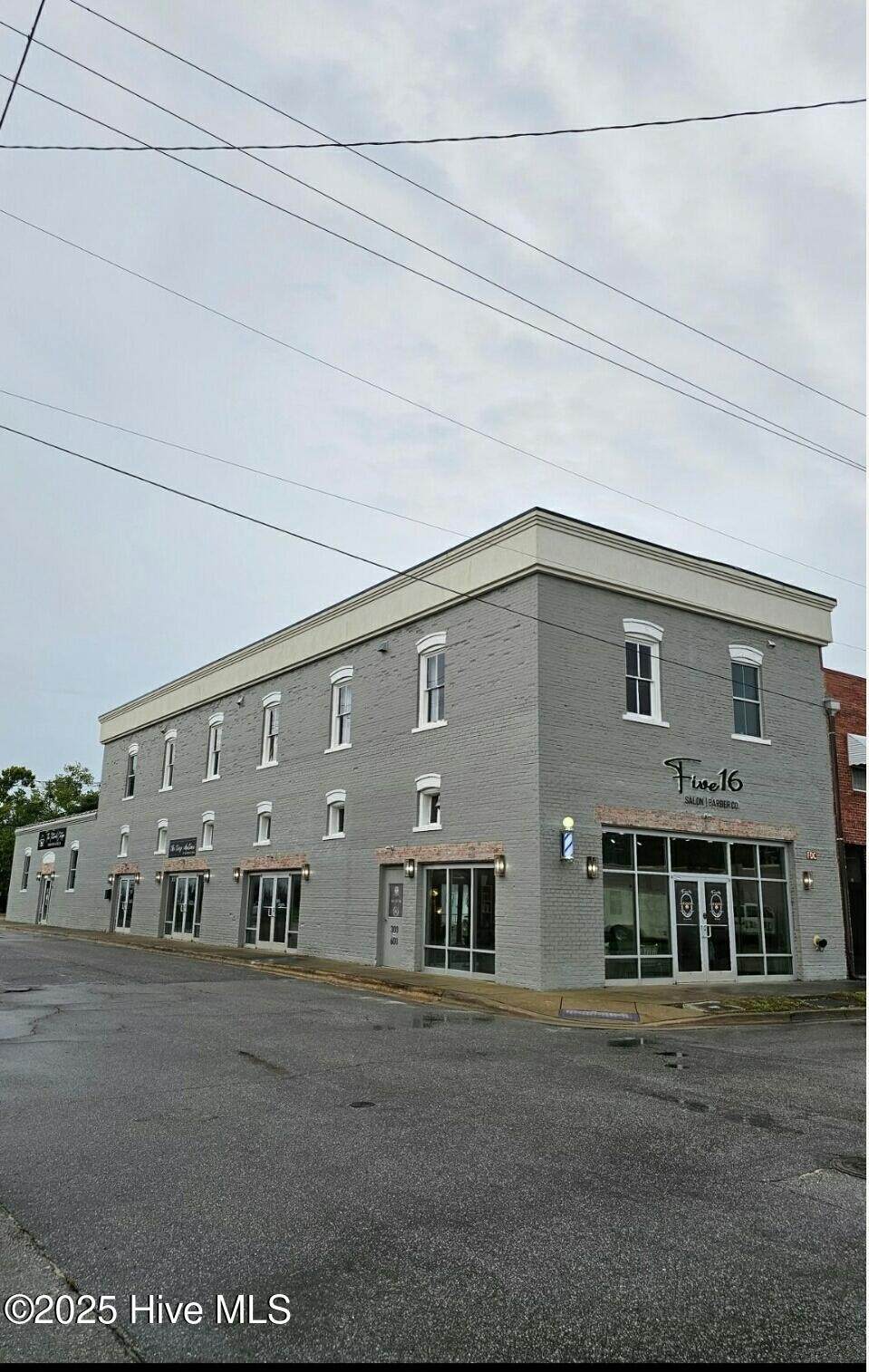 516 Court Street - Photo 1