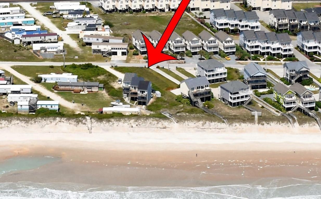 806 N Topsail Drive N, Surf City, NC 28445 (MLS #30531418) :: Century 21 Sweyer & Associates