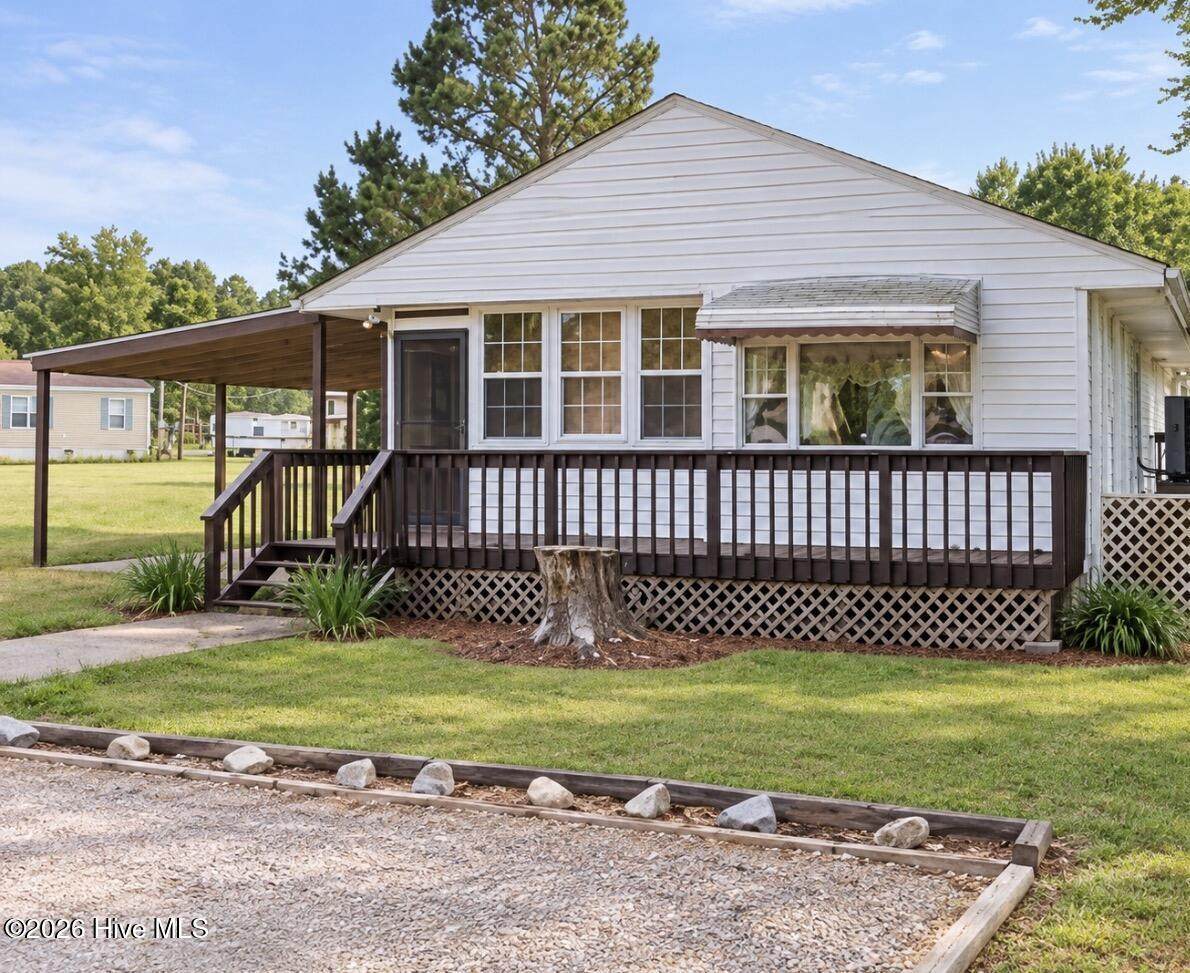 206 Scuppernong Road - Photo 1