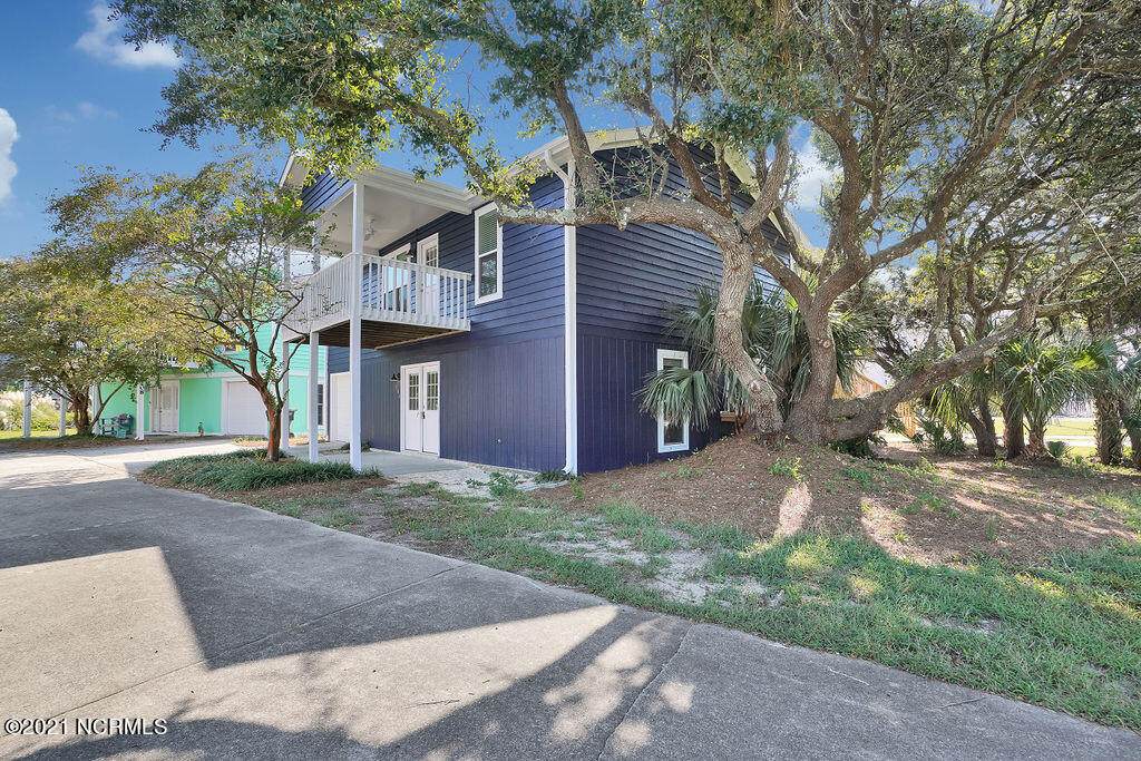 206 Bayview Drive - Photo 1