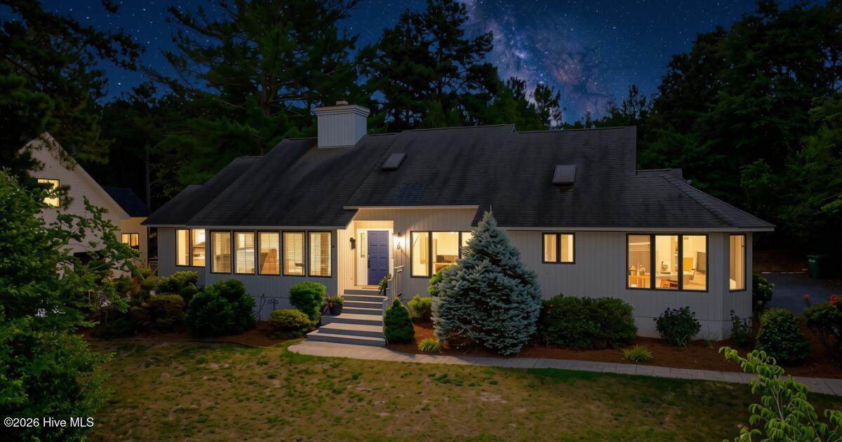720 Diamondhead Drive - Photo 1