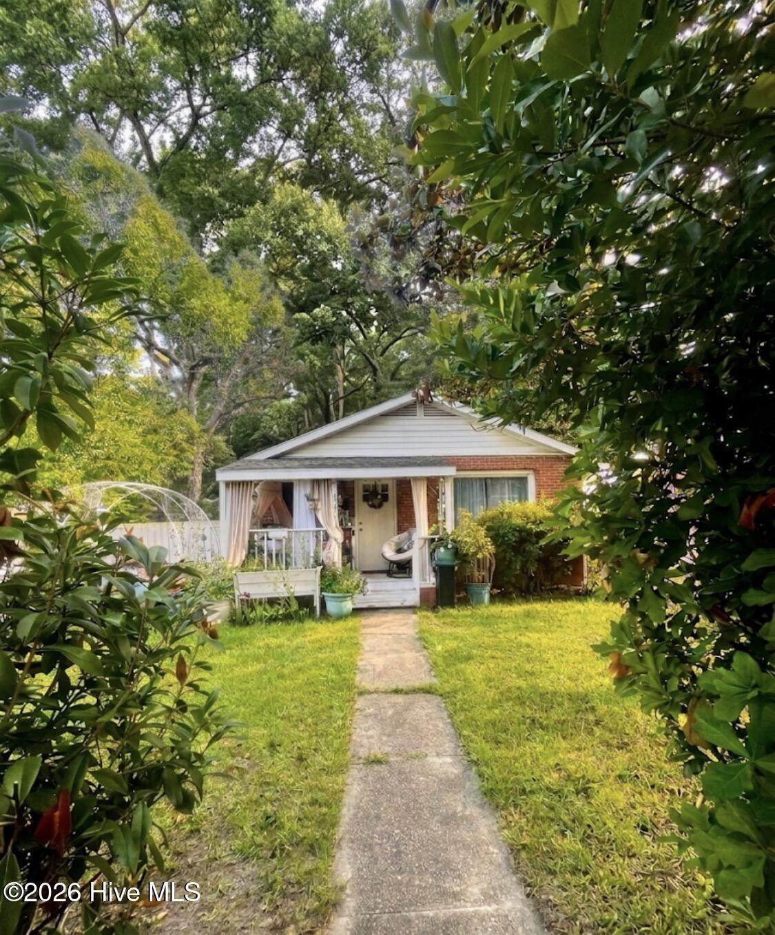 1409 Wooster Street - Photo 1