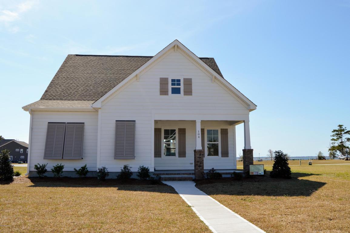104 Bogue Harbor Court, Newport, NC 28570 (MLS #100012342) :: Century 21 Sweyer & Associates
