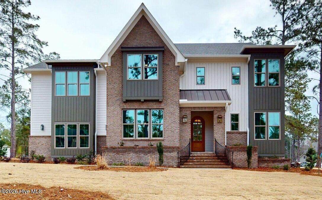 300 Sloan Lane - Photo 1