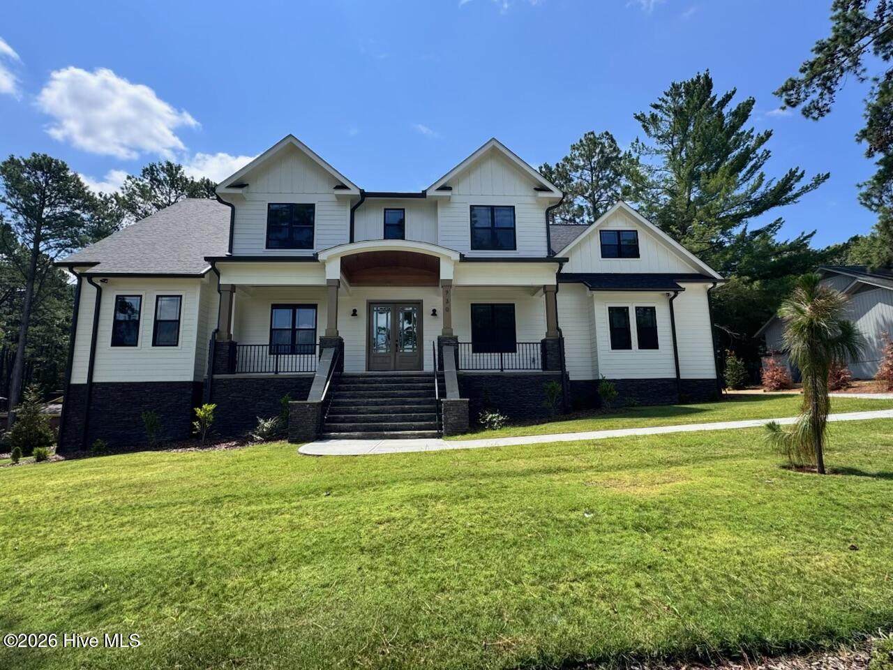 730 Diamondhead Drive - Photo 1