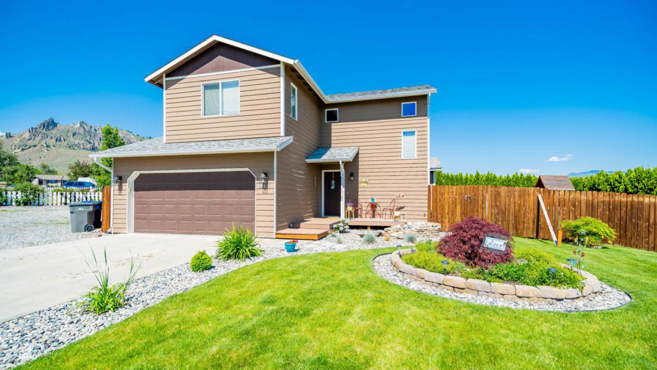 646 Sally Dr - Photo 1