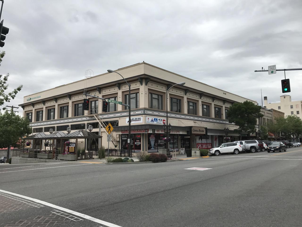 25 Wenatchee Ave, Suite 207A - Photo 1