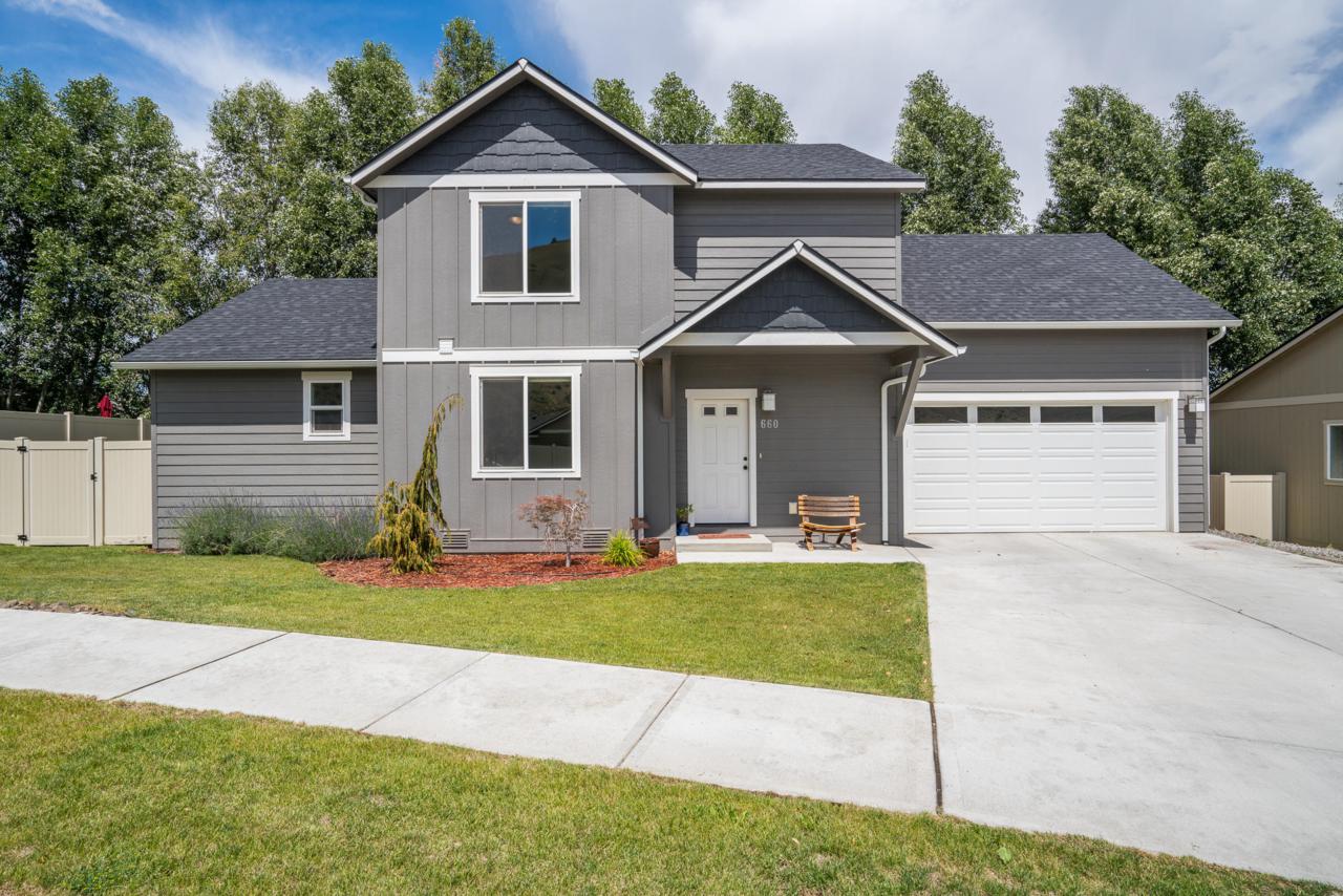 660 Craig Ave - Photo 1