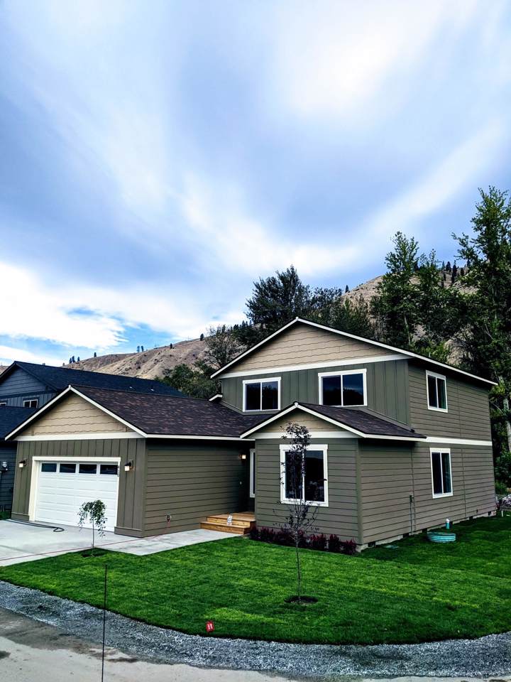 410 Riverside - Photo 1