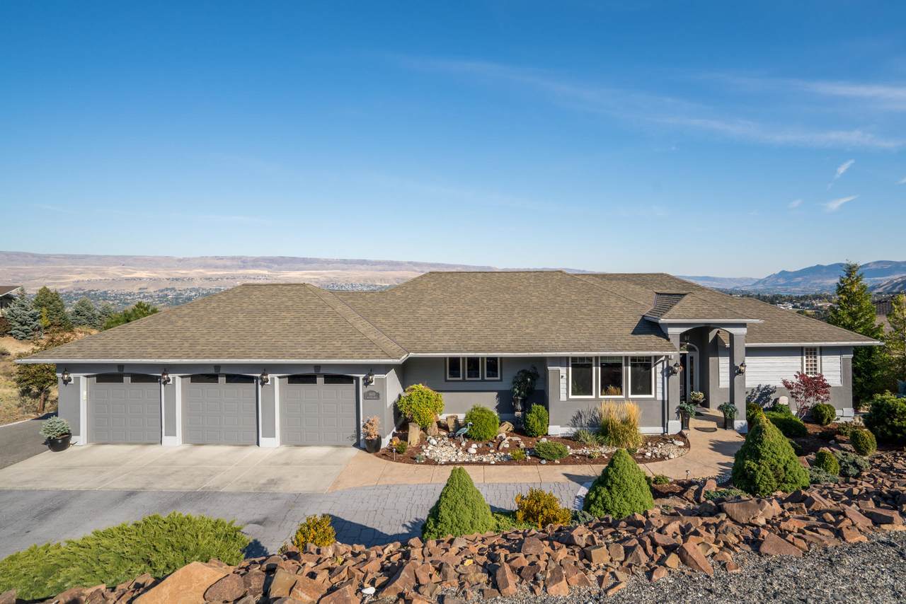 1600 Skyline Dr - Photo 1