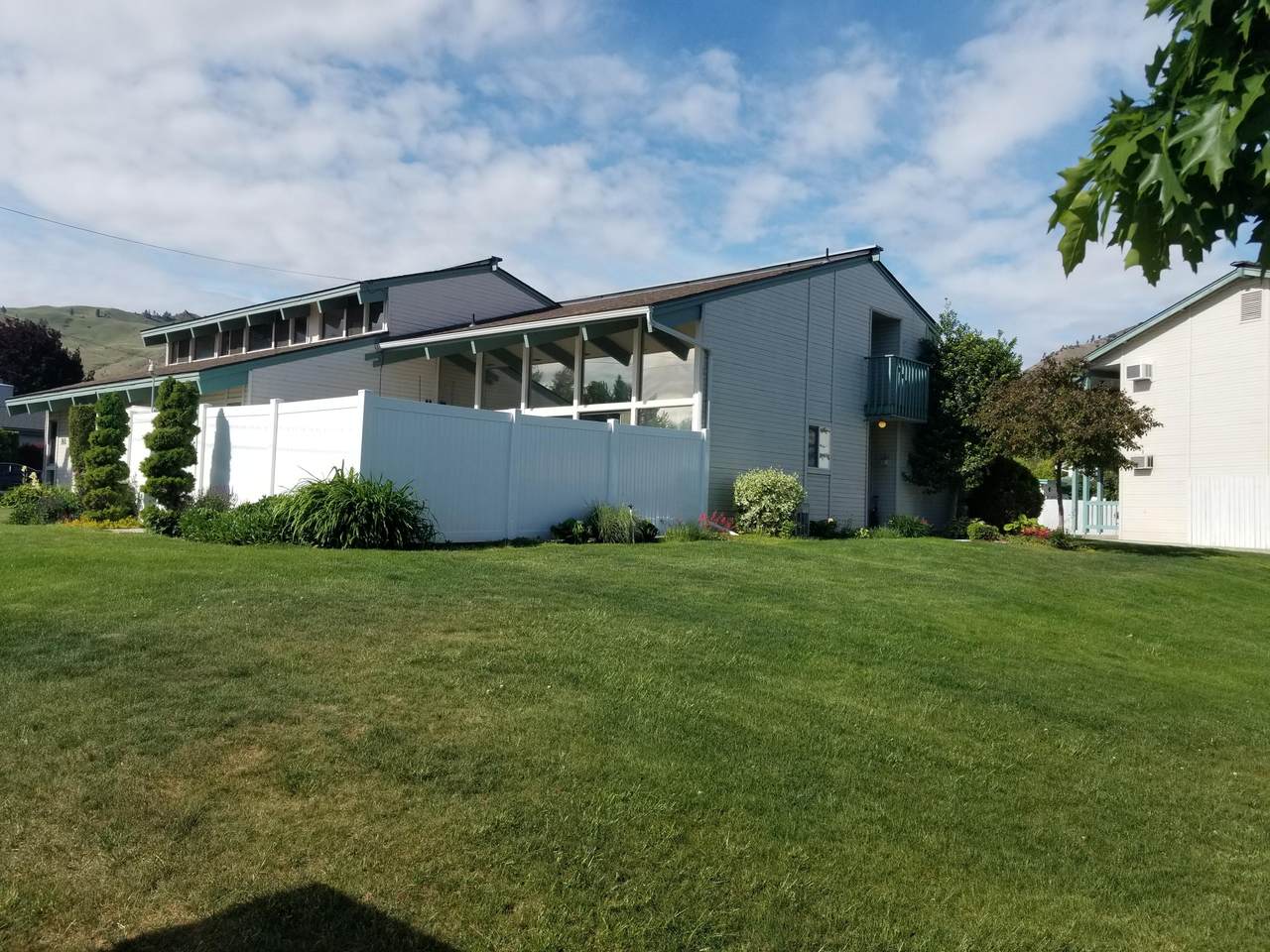 10 Cove Ave - Photo 1