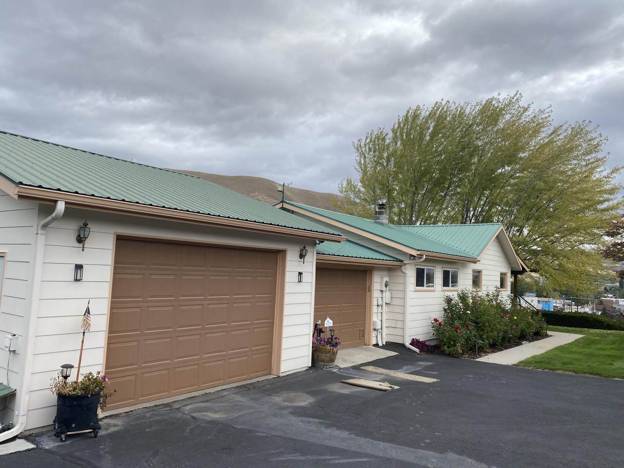 3911 Strutzel Rd - Photo 1