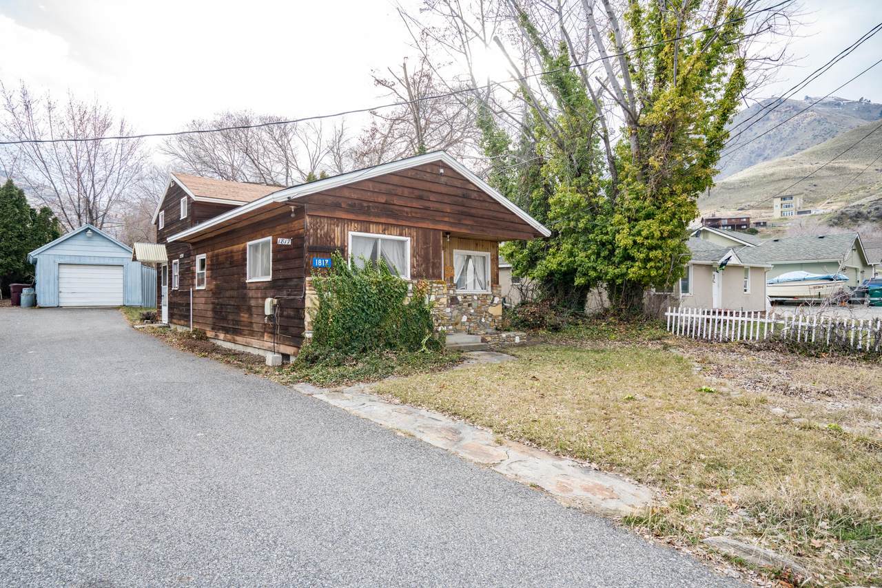 1817 Castlerock Ave - Photo 1