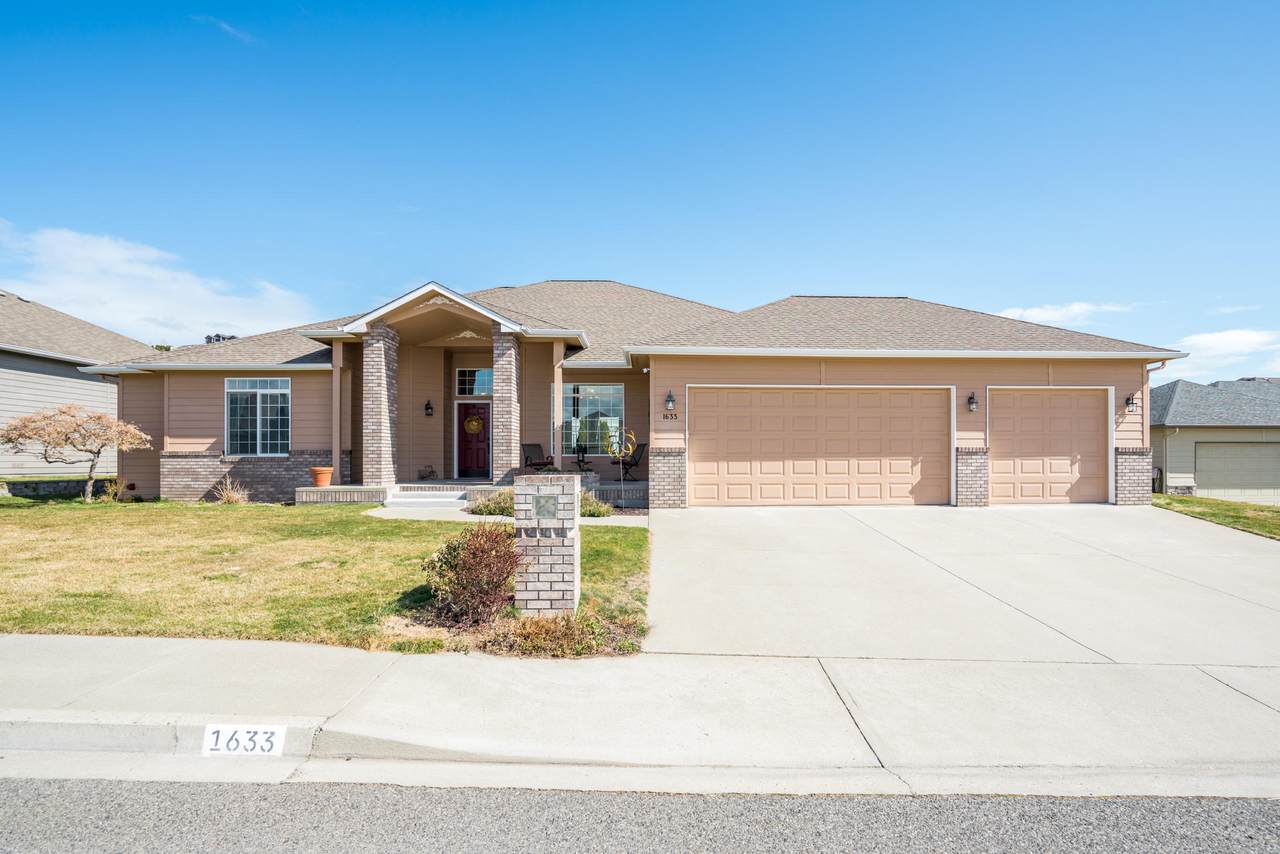 1633 Holly Ln - Photo 1