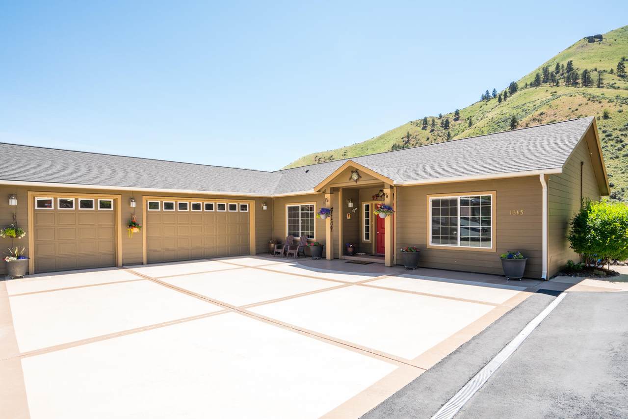 1365 Pitcher Canyon Rd - Photo 1