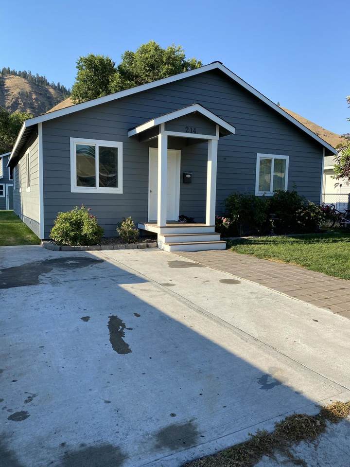 214 Perry St - Photo 1