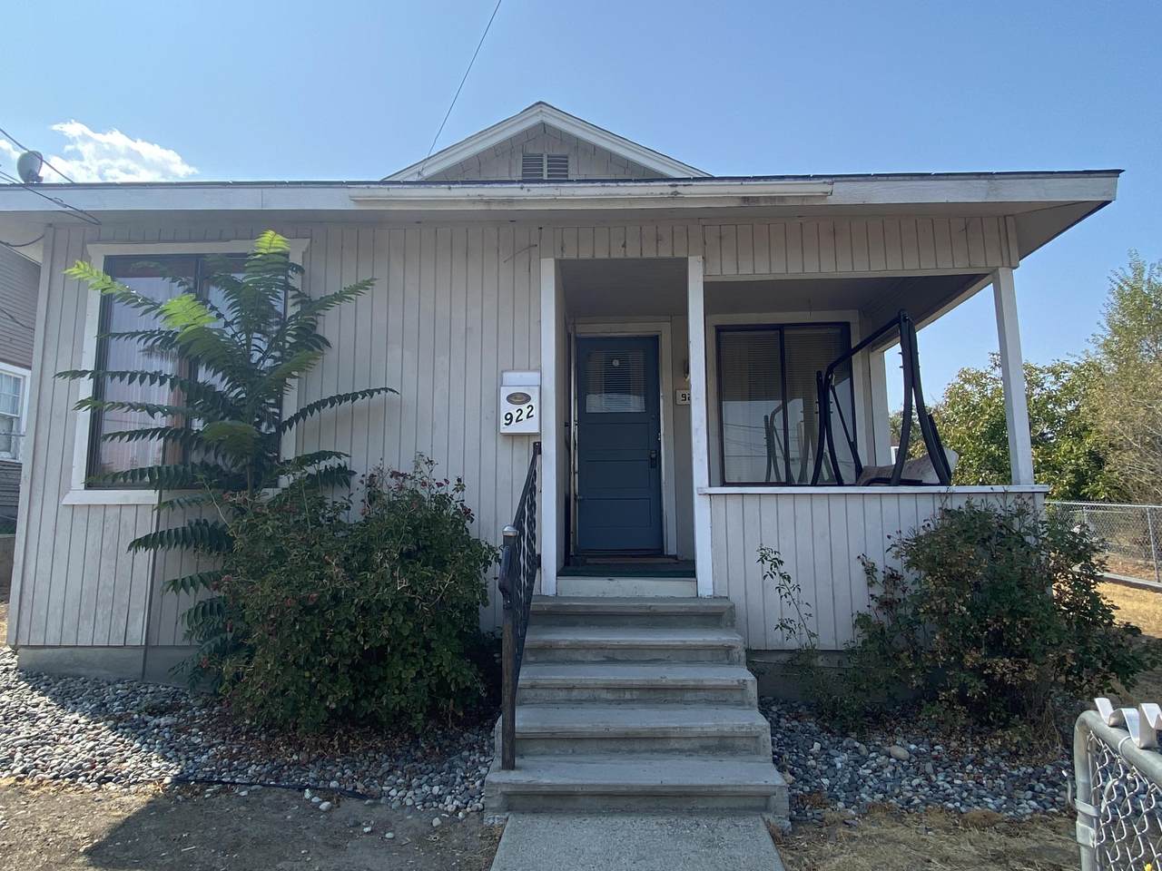 922 Cashmere St - Photo 1