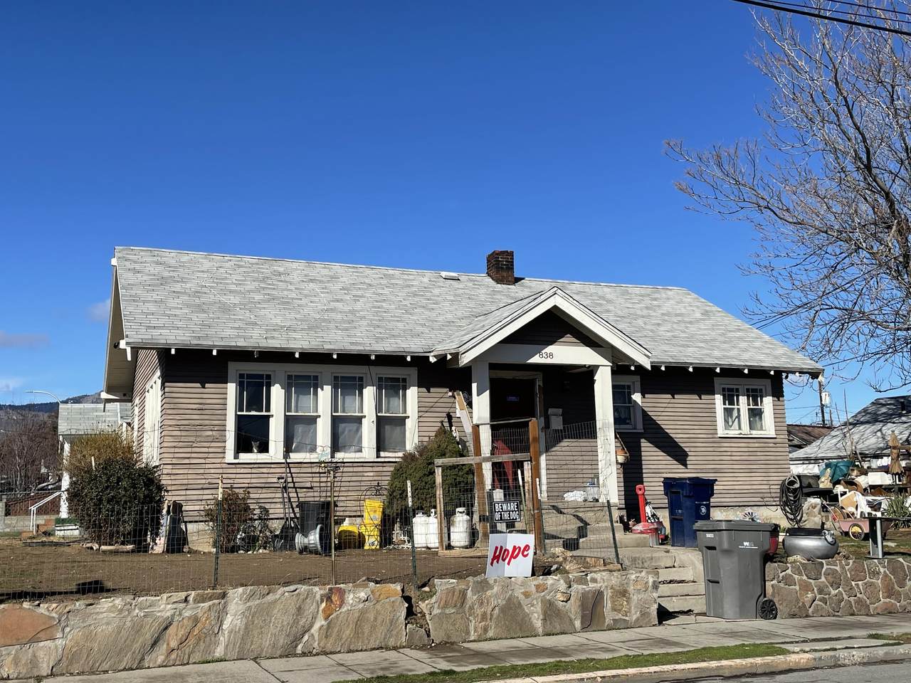 838 Cascade St - Photo 1