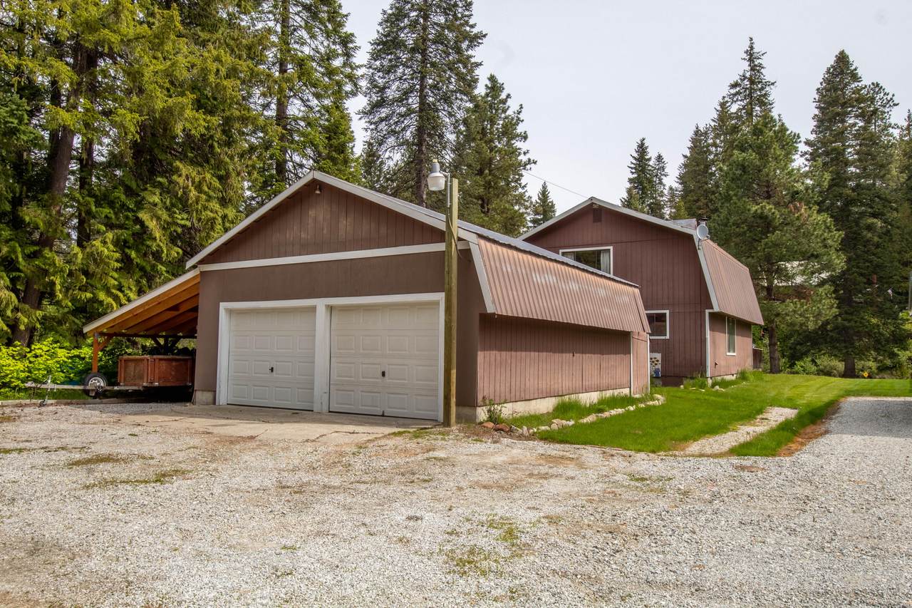 2302 Pine Tree Rd - Photo 1