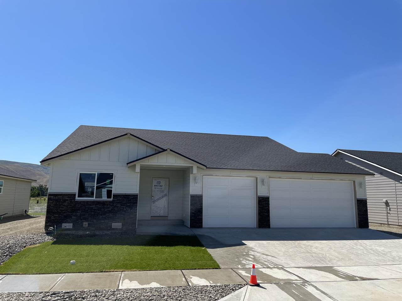 144 Emma Dr - Photo 1