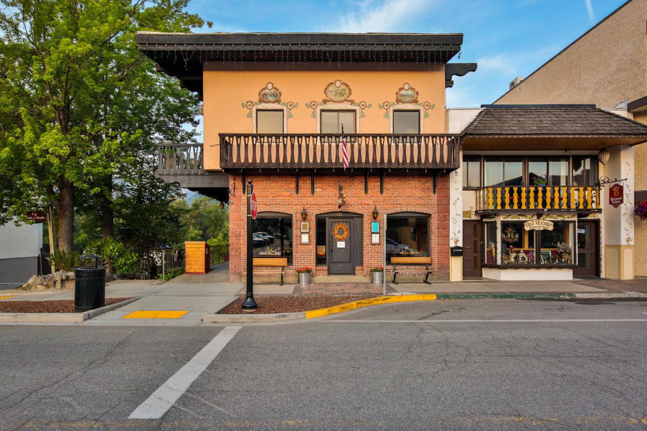 221 8th Street - Photo 1